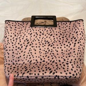 Bagging rights tote! Mauve and black cheetah print with accessories